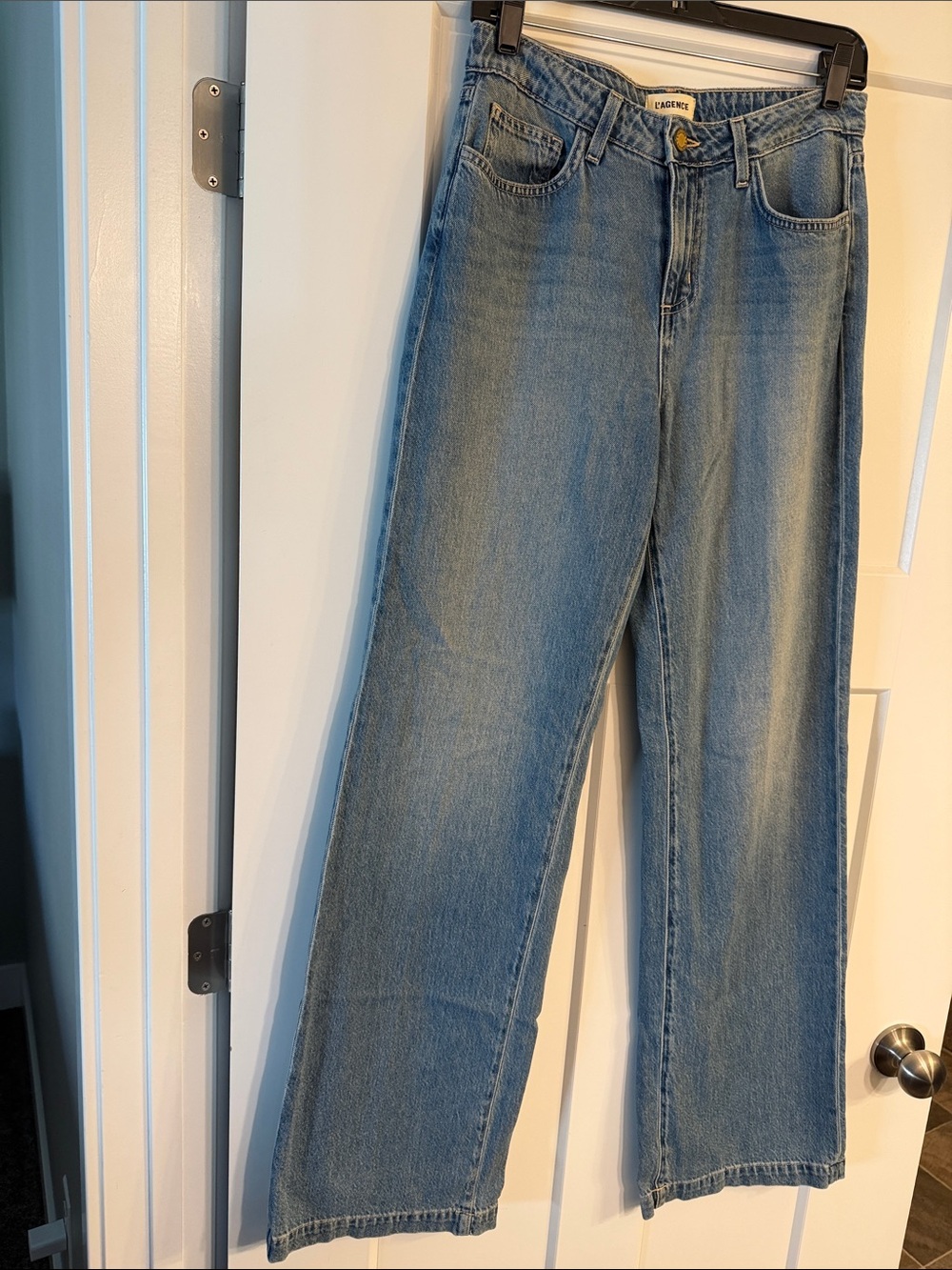 L'AGENCE Straight-Leg Jeans in Light Blue Denim